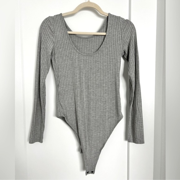 Abercrombie & Fitch Tops - Abercrombie & Fitch Long Sleeve Scoop Back Ribbed Snap Bodysuit
